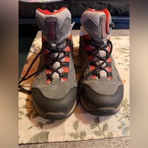 Tecnica Kids Gray and Red Hiking Boots